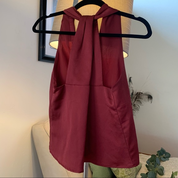 🌺Express T-back Blouse - Picture 3 of 3